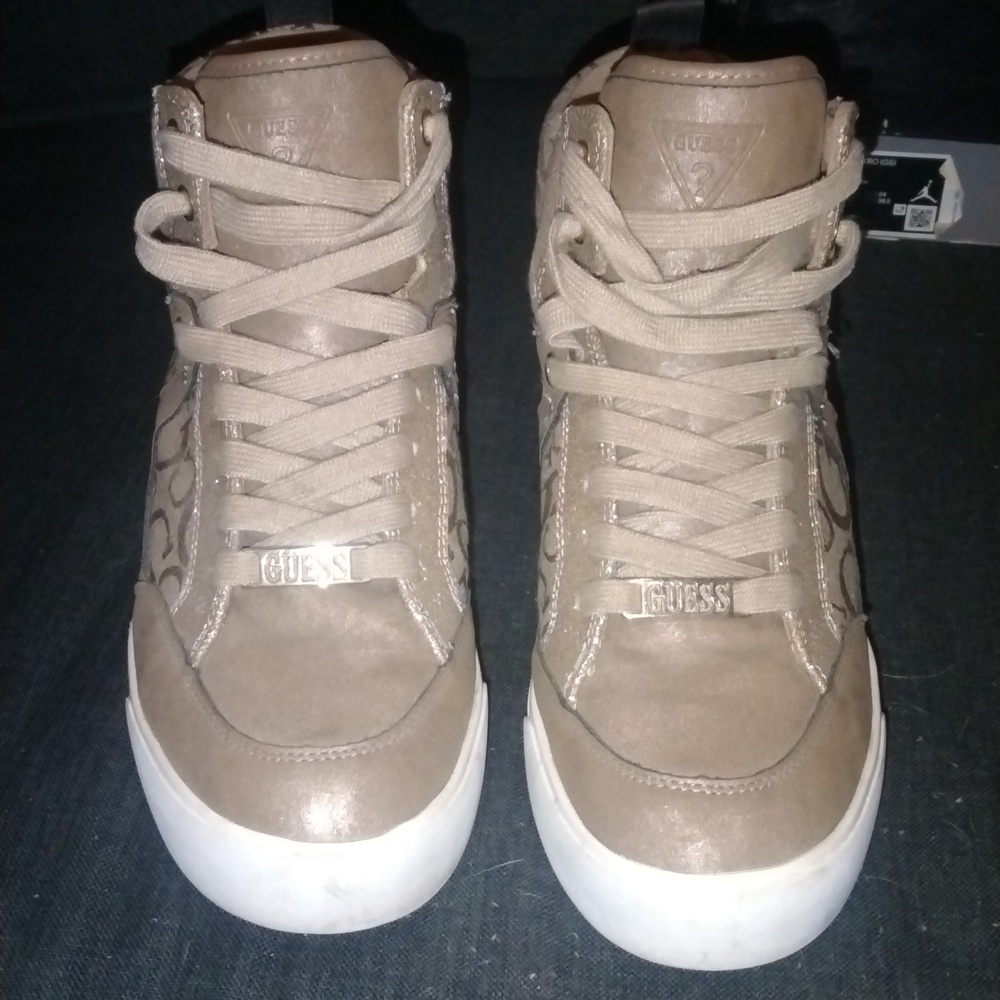 GUESS SNEAKERS gently used